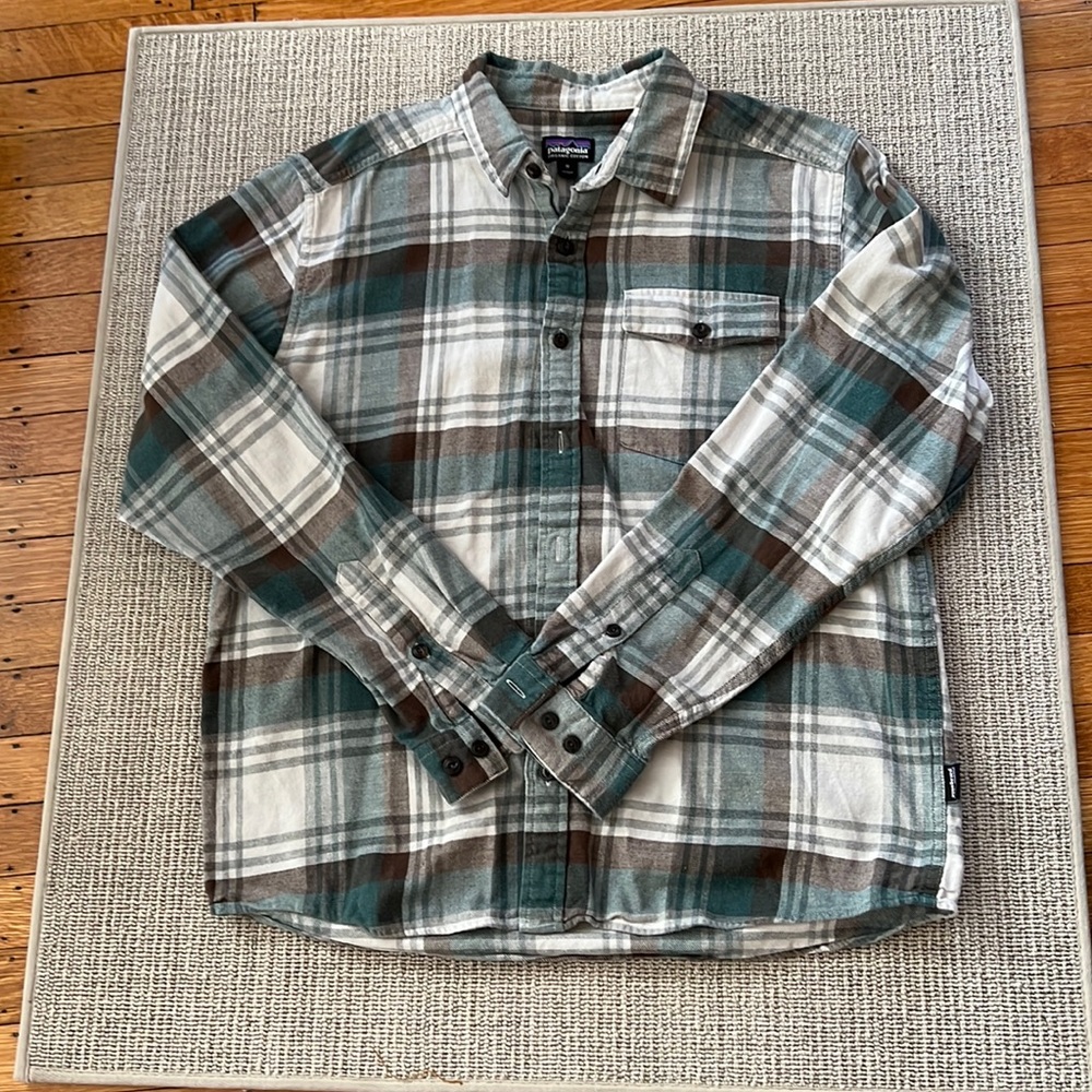 Patagonia Green Brown White Plaid Button-Up Shirt